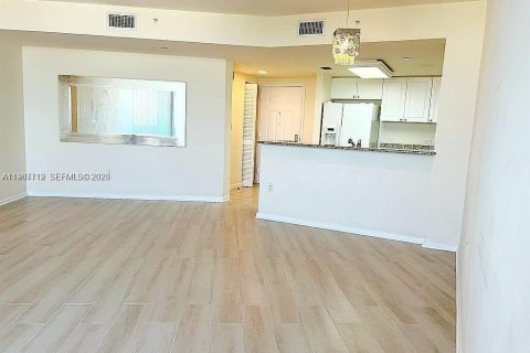Condominio en alquiler en Aventura, Florida, 1 dormitorio, 79.9 m2 № 2032516 - foto 4