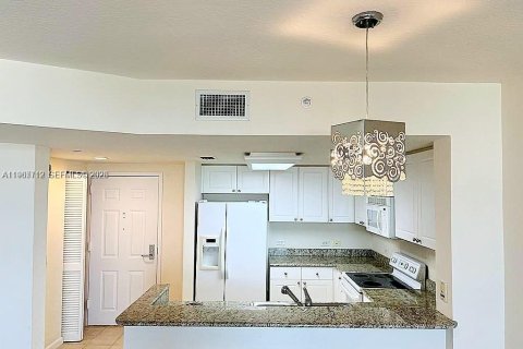 Condominio en alquiler en Aventura, Florida, 1 dormitorio, 79.9 m2 № 2032516 - foto 9