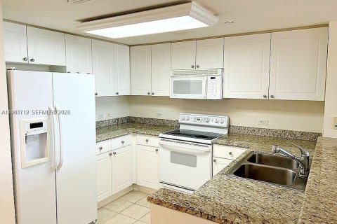 Condominio en alquiler en Aventura, Florida, 1 dormitorio, 79.9 m2 № 2032516 - foto 6