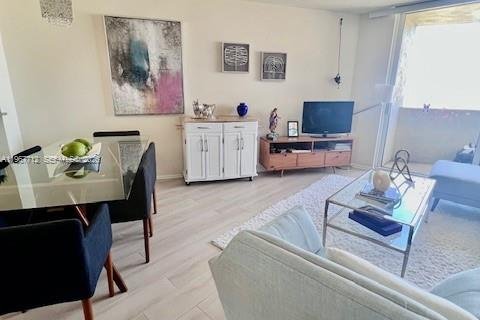 Condominio en alquiler en Aventura, Florida, 1 dormitorio, 79.9 m2 № 2032516 - foto 14