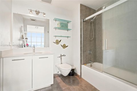 Condominio en venta en Miami, Florida, 45.71 m2 № 2339888 - foto 7