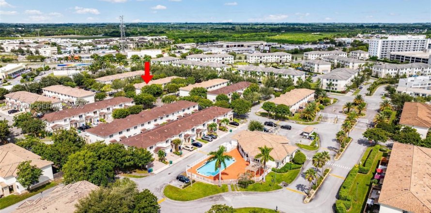 Touwnhouse à Homestead, Floride 3 chambres, 155.7 m2 № 1997722