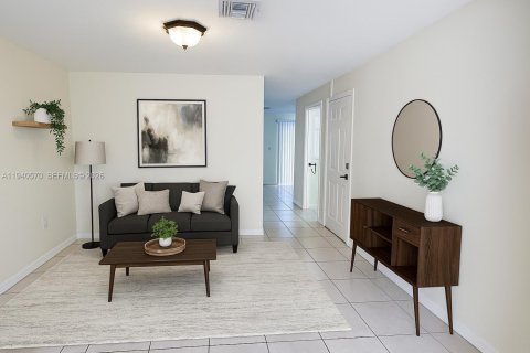 Touwnhouse à vendre à Homestead, Floride: 3 chambres, 155.7 m2 № 1997722 - photo 5