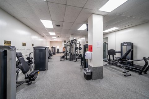 Condo in Hollywood, Florida, 2 bedrooms № 1959970 - photo 7