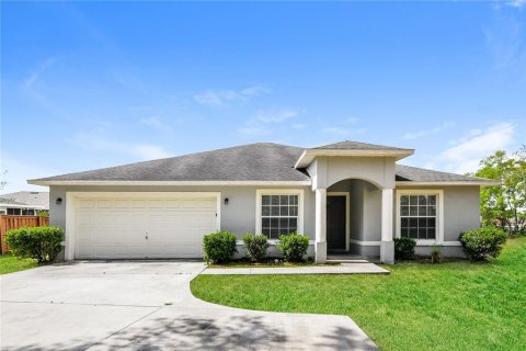 Casa en alquiler en Kissimmee, Florida, 3 dormitorios, 162.11 m2 № 1843338 - foto 1