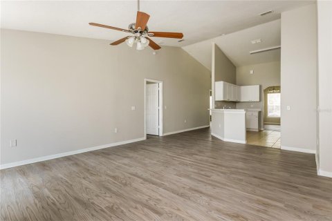 Casa en alquiler en Kissimmee, Florida, 3 dormitorios, 162.11 m2 № 1843338 - foto 5