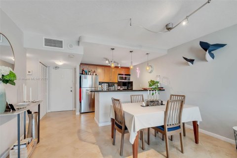 Condominio en venta en Miami Beach, Florida, 1 dormitorio, 60.94 m2 № 1939498 - foto 5