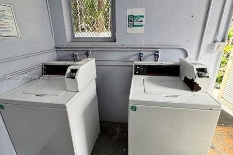 Condo in Miami, Florida, 1 bedroom  № 1994860 - photo 22