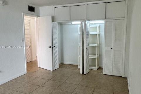 Condo in Miami, Florida, 1 bedroom  № 1994860 - photo 18