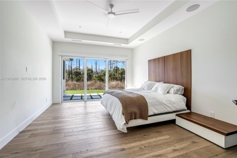 House in Naples, Florida 4 bedrooms, 265.7 sq.m. № 2044100 - photo 11