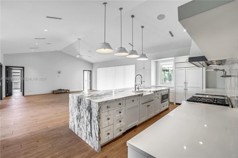 House in Naples, Florida 4 bedrooms, 265.7 sq.m. № 2044100 - photo 24