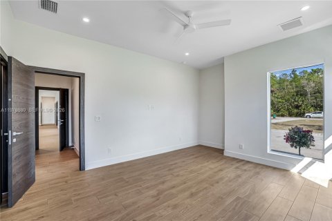 House in Naples, Florida 4 bedrooms, 265.7 sq.m. № 2044100 - photo 16