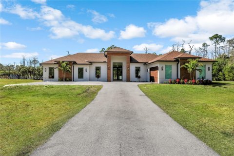 House in Naples, Florida 4 bedrooms, 265.7 sq.m. № 2044100 - photo 3