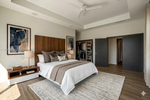 House in Naples, Florida 4 bedrooms, 265.7 sq.m. № 2044100 - photo 13