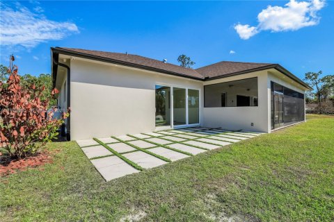 House in Naples, Florida 4 bedrooms, 265.7 sq.m. № 2044100 - photo 5