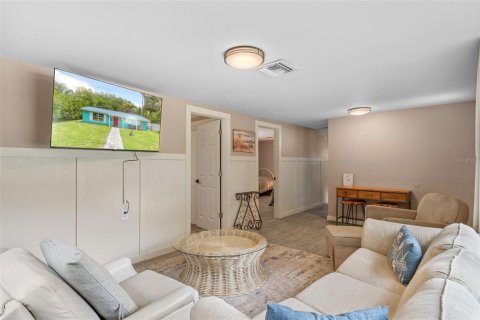 House in Weeki Wachee, Florida 2 bedrooms, 84.73 sq.m. № 2113651 - photo 9