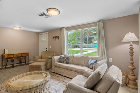 House in Weeki Wachee, Florida 2 bedrooms, 84.73 sq.m. № 2113651 - photo 8