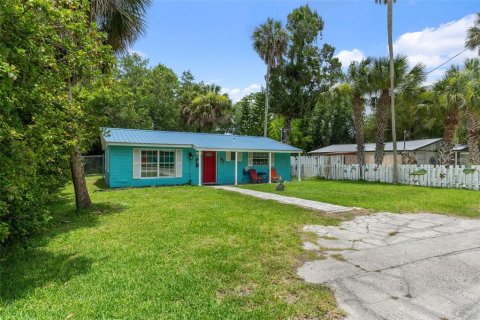 House in Weeki Wachee, Florida 2 bedrooms, 84.73 sq.m. № 2113651 - photo 2
