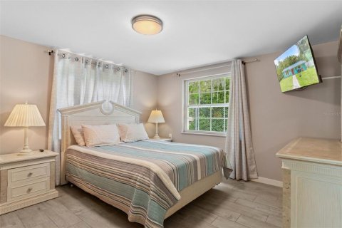 House in Weeki Wachee, Florida 2 bedrooms, 84.73 sq.m. № 2113651 - photo 16