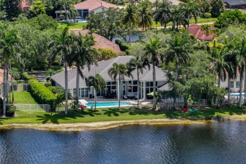 Villa ou maison à vendre à Weston, Floride: 6 chambres, 412.21 m2 № 2259931 - photo 2