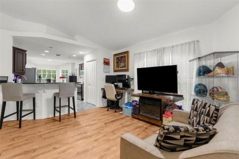 House in Weeki Wachee, Florida 3 bedrooms, 129.04 sq.m. № 1909840 - photo 21