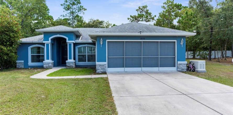 Casa en Weeki Wachee, Florida 3 dormitorios, 129.04 m2 № 1909840