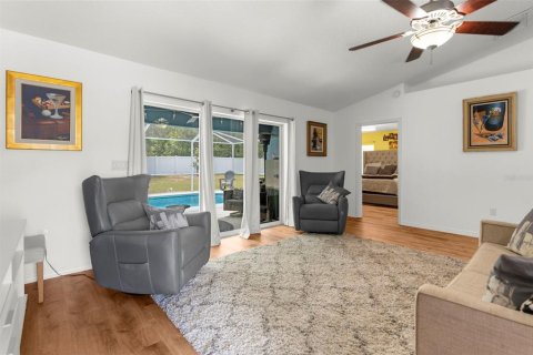 House in Weeki Wachee, Florida 3 bedrooms, 129.04 sq.m. № 1909840 - photo 4