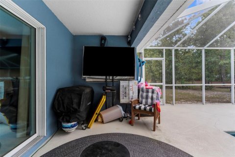 House in Weeki Wachee, Florida 3 bedrooms, 129.04 sq.m. № 1909840 - photo 28