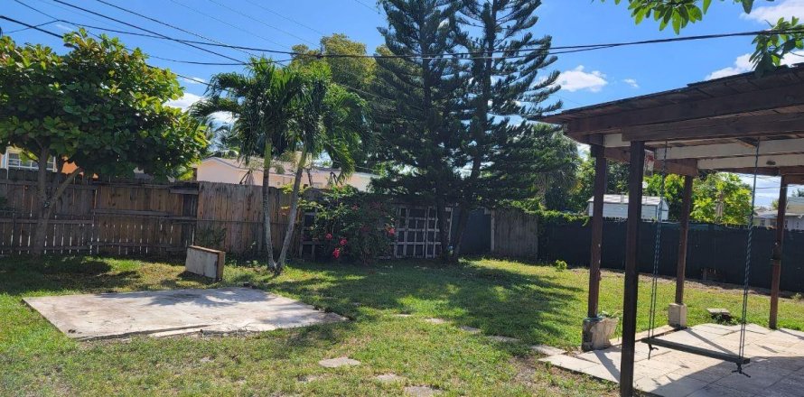 House in Sunrise, Florida 3 bedrooms, 93.74 sq.m. № 1098979