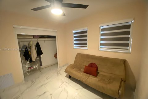 House in Miami Gardens, Florida 3 bedrooms, 113.53 sq.m. № 1875350 - photo 14