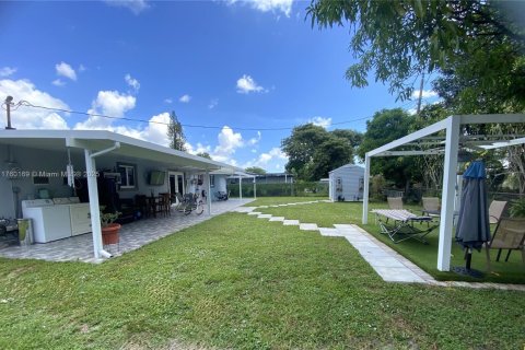 House in Miami Gardens, Florida 3 bedrooms, 113.53 sq.m. № 1875350 - photo 1