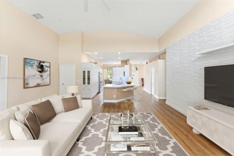 House in Pembroke Pines, Florida 4 bedrooms, 222.41 sq.m. № 1713030 - photo 6
