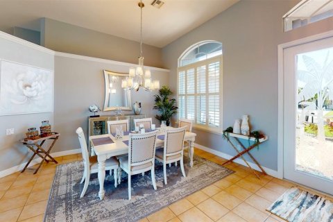 House in Cape Coral, Florida 4 bedrooms, 227.24 sq.m. № 1722642 - photo 5