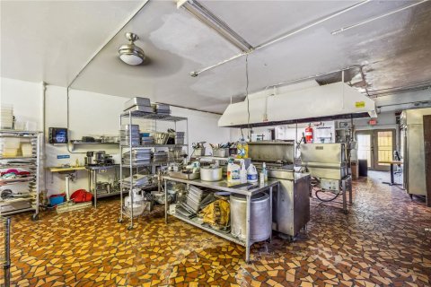Hôtel, hôtellerie à vendre à Lake Wales, Floride: 789.67 m2 № 1870157 - photo 12