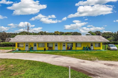 Hôtel, hôtellerie à vendre à Lake Wales, Floride: 789.67 m2 № 1870157 - photo 4