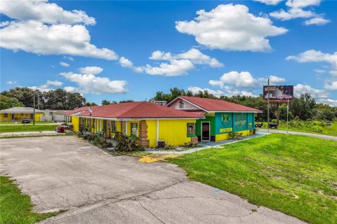 Hôtel, hôtellerie à vendre à Lake Wales, Floride: 789.67 m2 № 1870157 - photo 2