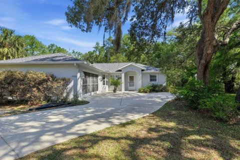 House in Dunnellon, Florida 3 bedrooms, 122.45 sq.m. № 2096500