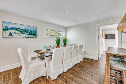 Casa en venta en Sarasota, Florida, 8 dormitorios, 354.05 m2 № 2114413 - foto 14