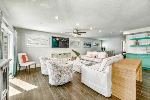 Casa en venta en Sarasota, Florida, 8 dormitorios, 354.05 m2 № 2114413 - foto 6