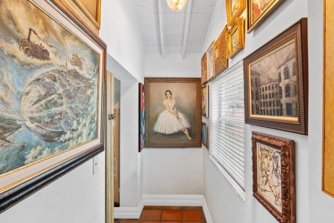 Casa en venta en Miami, Florida, 4 dormitorios, 252.88 m2 № 1953536 - foto 17
