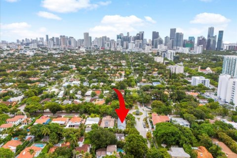 Casa en venta en Miami, Florida, 4 dormitorios, 252.88 m2 № 1953536 - foto 28