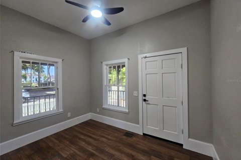 Villa ou maison à louer à Tampa, Floride: 4 chambres, 131.18 m2 № 2227826 - photo 4