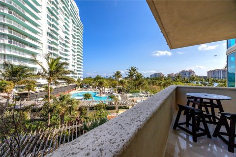 Condominio en venta en Miami Beach, Florida, 3 dormitorios, 217.39 m2 № 1961229 - foto 3
