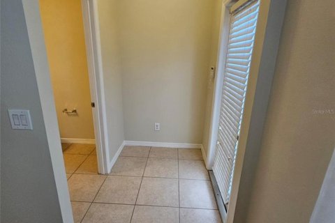 Townhouse in Windermere, Florida 3 bedrooms, 137.5 sq.m. № 2229590 - photo 10
