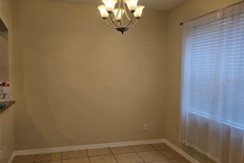 Townhouse in Windermere, Florida 3 bedrooms, 137.5 sq.m. № 2229590 - photo 29
