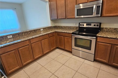 Townhouse in Windermere, Florida 3 bedrooms, 137.5 sq.m. № 2229590 - photo 14