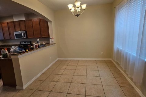 Townhouse in Windermere, Florida 3 bedrooms, 137.5 sq.m. № 2229590 - photo 11