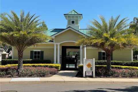 Townhouse in Windermere, Florida 3 bedrooms, 137.5 sq.m. № 2229590 - photo 30