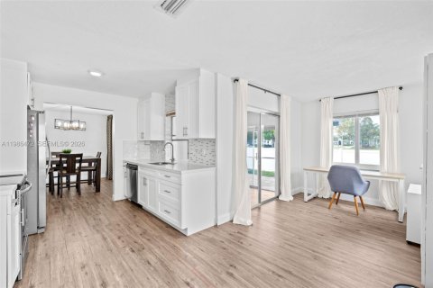 Villa ou maison à vendre à Boca Raton, Floride: 3 chambres, 146.51 m2 № 2051244 - photo 12