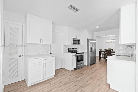 Villa ou maison à vendre à Boca Raton, Floride: 3 chambres, 146.51 m2 № 2051244 - photo 8